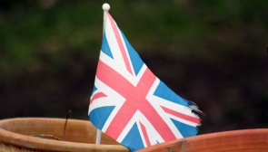 Impessionen aus England: Union Jack auf einem Canal Boat